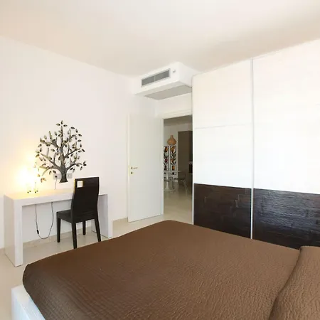 Rea Mit Panoramapool By Interhome